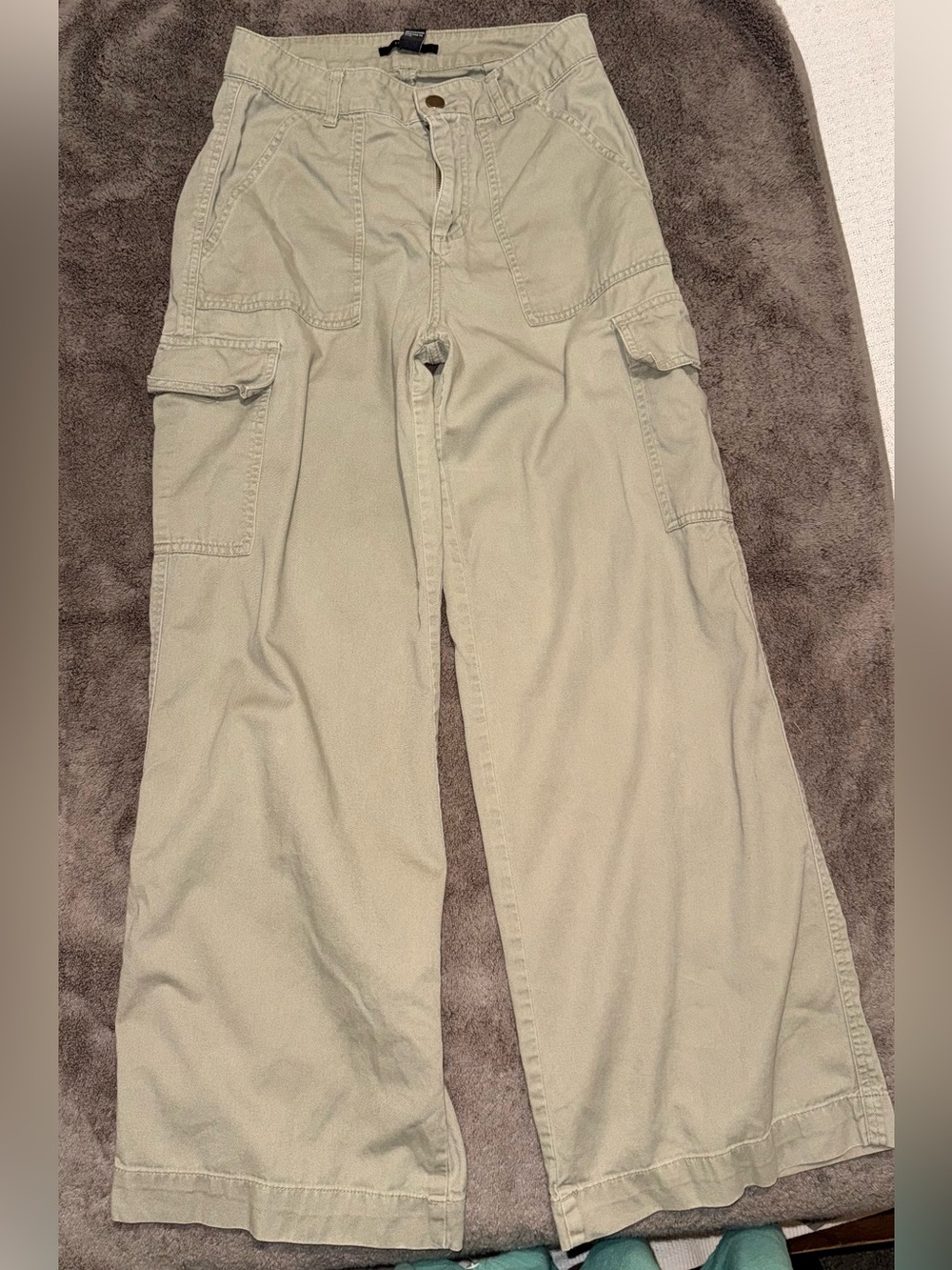 Forever 21 High-Rise Wide Leg Cargo Jeans in Light Olive